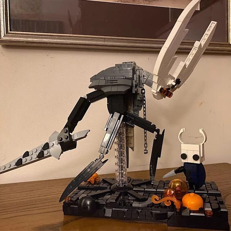 Dark Insect Knight Boss Battle MOC Building Kit | Fantasy Monster Scene - 3