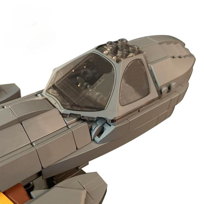 Curved-Cockpit Interceptor Starfighter MOC Building Kit - 2