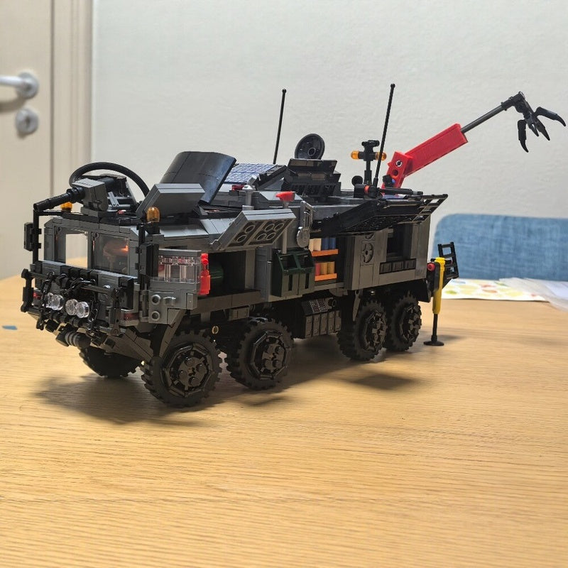 Doomsday 8x8 Survival Vehicle MOC Building Kit - 2