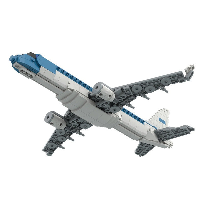 Regional Jet E175 MOC Building Kit | 1:100 Scale Commercial Aircraft Model - 3