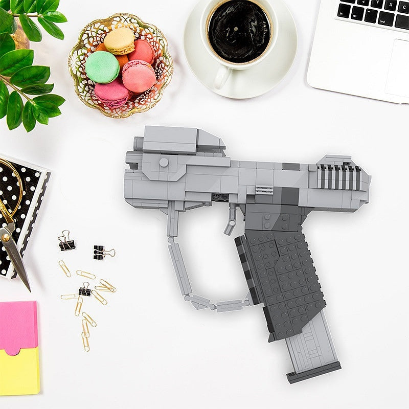 Sci-Fi Magnum Sidearm 1:1 Scale MOC Building Kit | Futuristic Hand Weapon Model - 5