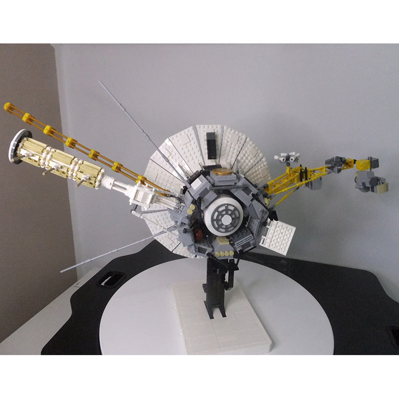 Voyager Space Probe 1-2 Building Kit | 1:12 Scale | LEGO-Compatible MOC - 3